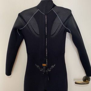 Akona Womens Wetsuit 3mm - image 1